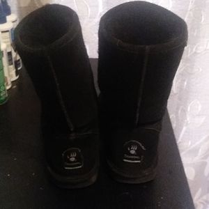 Bearpaw black boots